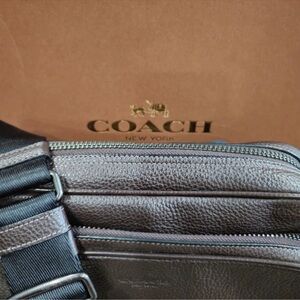 🐢 Cosch Metropolitan Soft Zip Messenger In Pebbled Brown Leather.